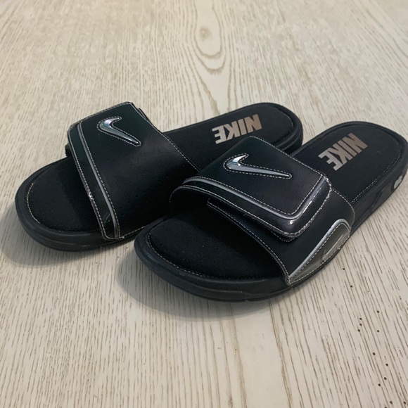 Nike | Shoes | Nike Mens Comfort Memory Foam Slide 2 Blackblacksilver |  Poshmark